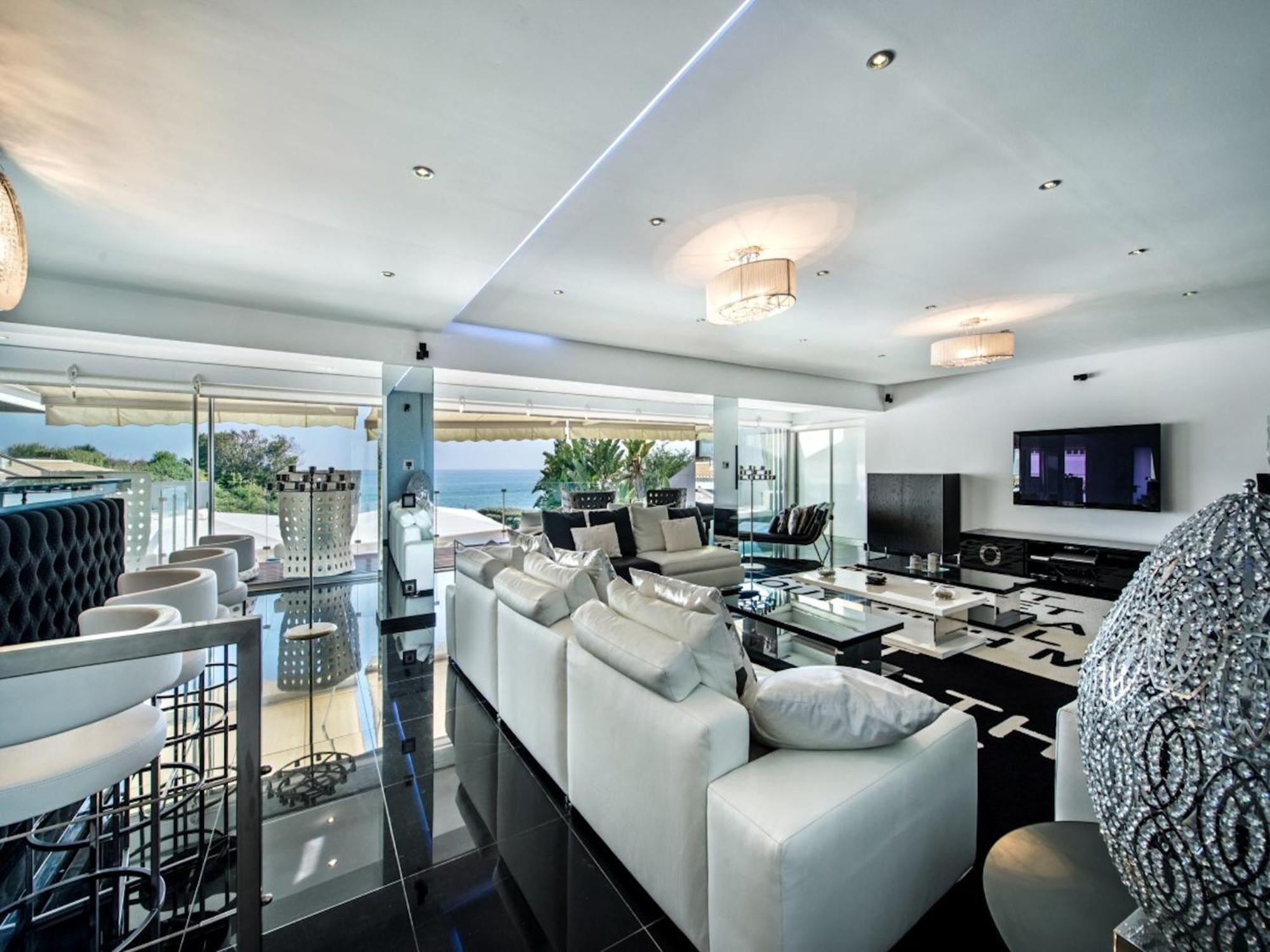 Villa Outstanding Algarve 8 Bedrooms Agua Grande Deluxe Amazing Sea Views Jacuzzi Gym Albufeira
