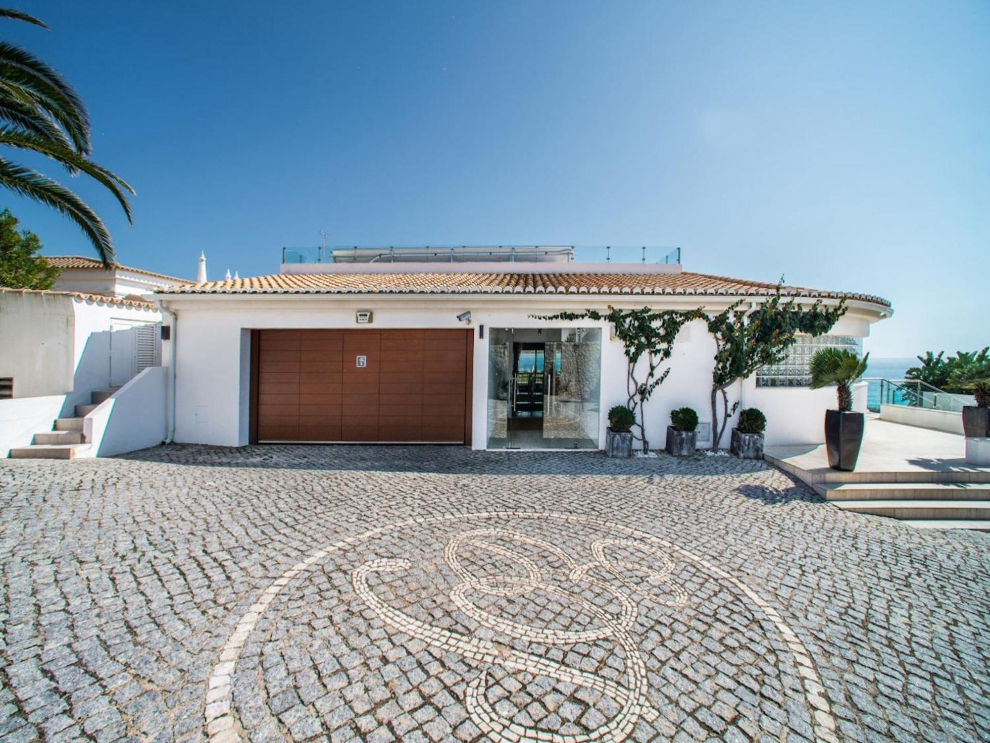Outstanding Algarve 8 Bedrooms Agua Grande Deluxe Amazing Sea Views Jacuzzi Gym Villa Albufeira
