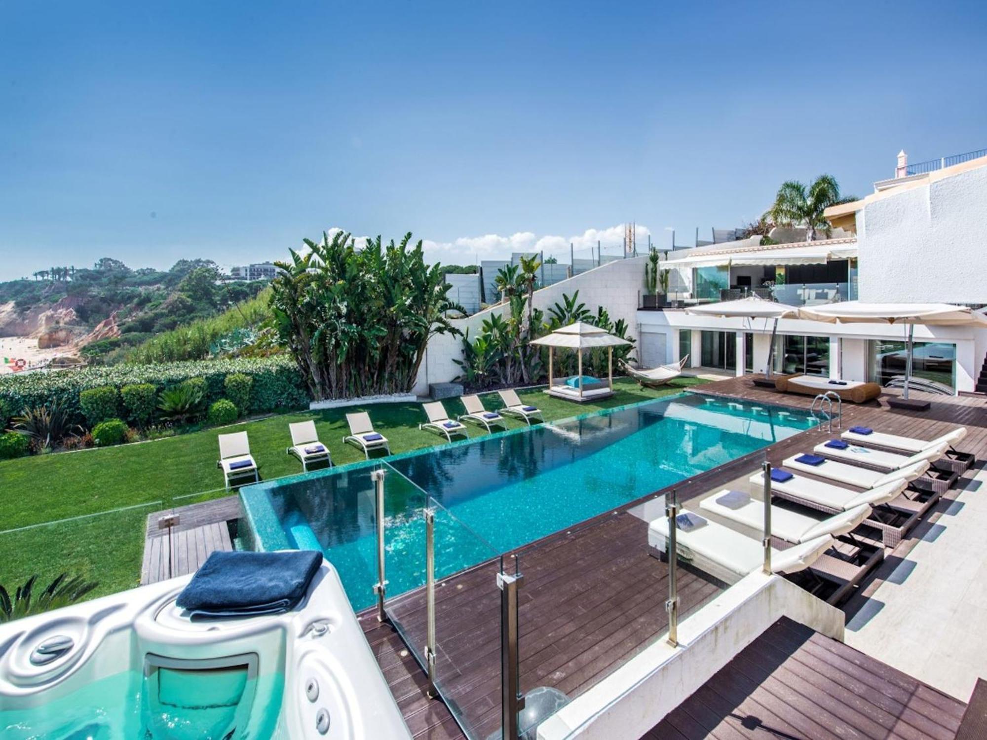 Villa Outstanding Algarve 8 Bedrooms Agua Grande Deluxe Amazing Sea Views Jacuzzi Gym *