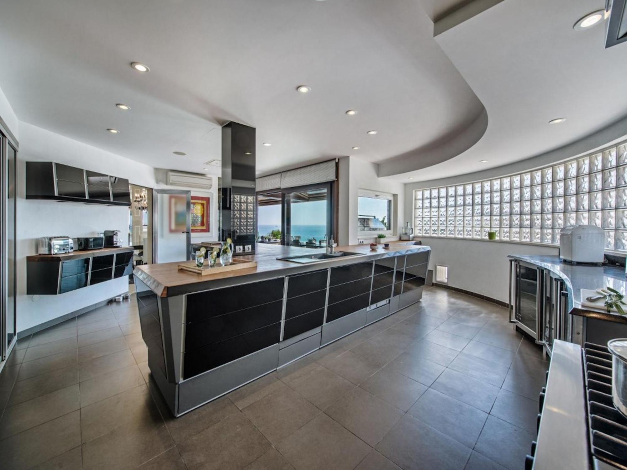 Villa Outstanding Algarve 8 Bedrooms Agua Grande Deluxe Amazing Sea Views Jacuzzi Gym Albufeira