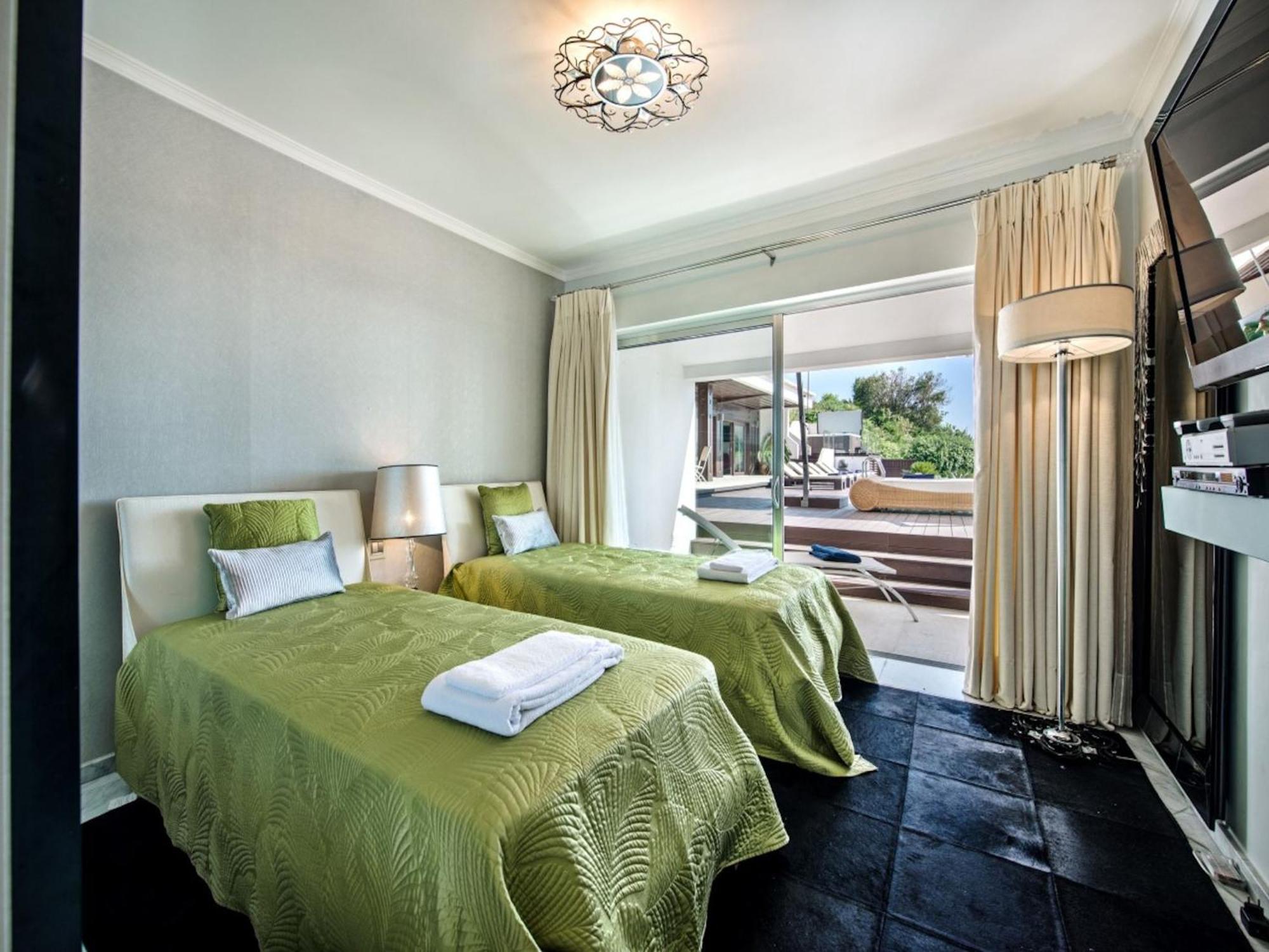 Outstanding Algarve 8 Bedrooms Agua Grande Deluxe Amazing Sea Views Jacuzzi Gym Villa Albufeira