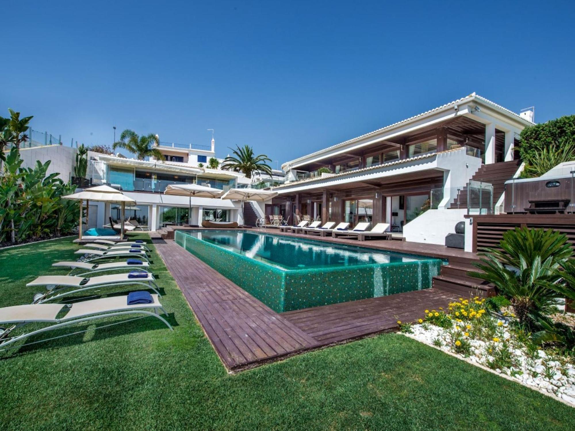 Outstanding Algarve 8 Bedrooms Agua Grande Deluxe Amazing Sea Views Jacuzzi Gym Villa *